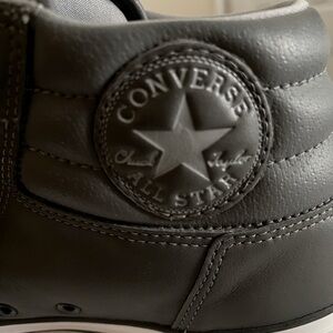 🎉Men Converse Like 🆕 Gray Leather Hi-Top Sneakers!!🎉